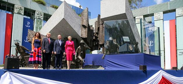 [VIDEO] Prezydent USA w Warszawie: Stajemy ramię w ramię broniąc artykułu 5