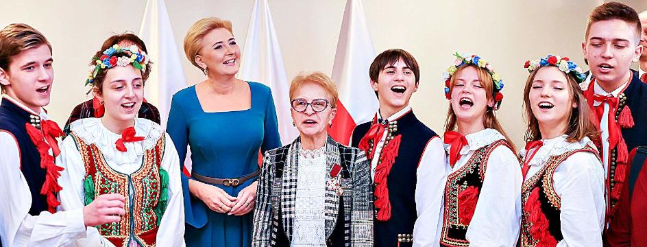 [VIDEO] Andrzej Duda wraz z Małżonką Agatą Kornhauser–Dudą wzięli udział w uroczystości podsumowującej Akcję Pomocy Polakom na Wschodzie w latach 2020–2023